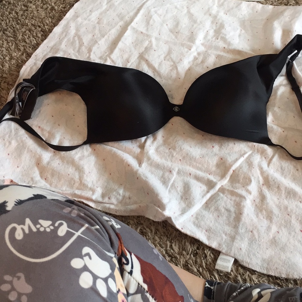 Black Victoria secrets bra